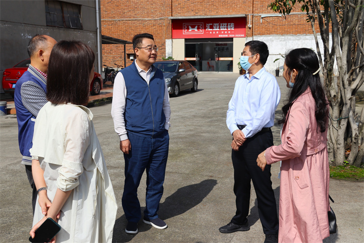 四川省供銷社黨組成員、機(jī)關(guān)黨委書記李先明帶隊開展節(jié)前安全生產(chǎn)督查工作