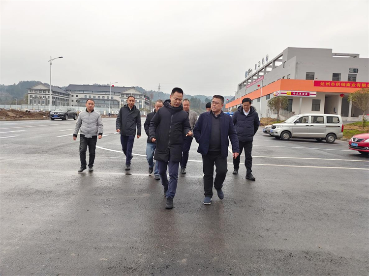 省供投集團紀委書記、監(jiān)事會副主席吳德貴率隊赴四川供銷西南冷鏈物流基地調研指導